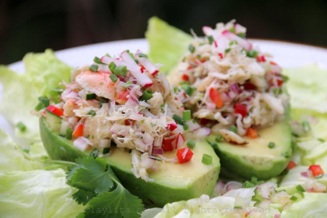 Salad bơ nhồi cua